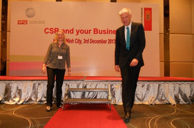 Denmark helps Vietnam improve corporate social responsibility - ảnh 1